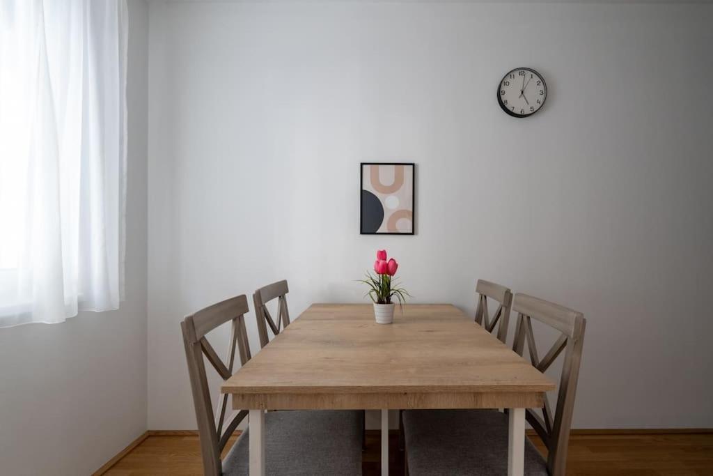1Br Haven With Swift City Access By Hm ウィーン エクステリア 写真